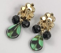 Rare Juliana D&E Green & Black Glass Dangle Clip Earring Book Piece. #1486