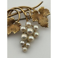 Vintage Krementz Pearl Grapes Leaf Brooch Gold Tone