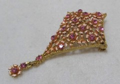 Pretty Vtg Flower 3D Surface KITE Brooch Gold Tone Pink Rhinestones & Enamel