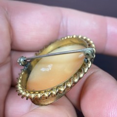Vtg Carved Shell Cameo Brooch Twisted Rope Ribbon Rim Edge GF 1.50”x1.25” NICE!