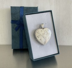 Vintage Unbranded Sterling Silver Etched Heart Locket Pendant *No Chain*