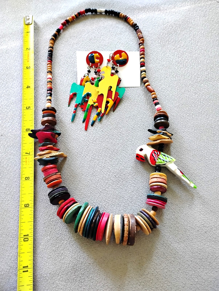 Vtg 1970s H Paint Wood Parrot Bead Necklace Tropical Folk Art 20″ Pierc Earring