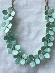 Jewelry Lot 4pc Mint Green Floral Statement Necklace Avon Pearl Daisy