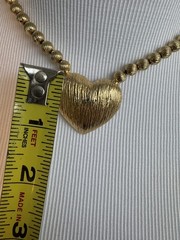 Vintage 1974 Mimi Di N Gold Tone Textured Heart Pendant Bead Necklace Signed