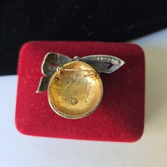 Vintage Gold Tone Glass Rhinestones Christmas Ornament Brooch Pin