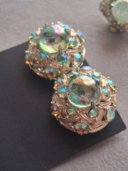 Hollycraft 1950s demi-parure green cab & AB clip on earrings & adjustable ring