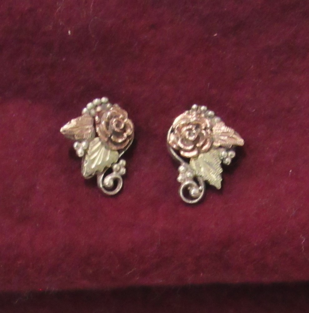 VTG Dainty Black Hills Gold and Sterling Silver Pierced Earrings 1.67g Rose Leaf