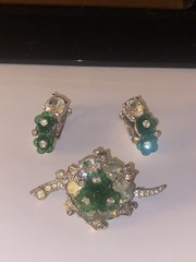 Vintage Eisenberg Ice Clear & Emerald Green Bouquet Brooch & clip earrings