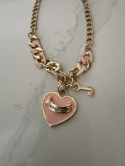 VINTAGE Y2K JUICY COUTURE GOLD TONE ENAMELED HEART NECKLACE