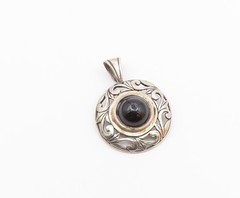 JEZLAINE 925 Sterling Silver Vintage Black Onyx Swirl Border Pendant PT16447