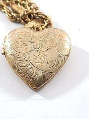 1928 Jewelry Company Gold Tone Heart Photo Locket Pendant Necklace Free Shipping