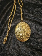 Vintage REVLON HEIRLOOM PERFUME Necklace Pendant Locket