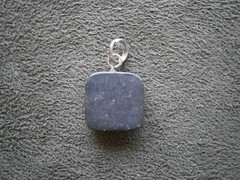 Mother of Pearl & Black Glass Vintage Bracelet Charm Pendant 2.0g