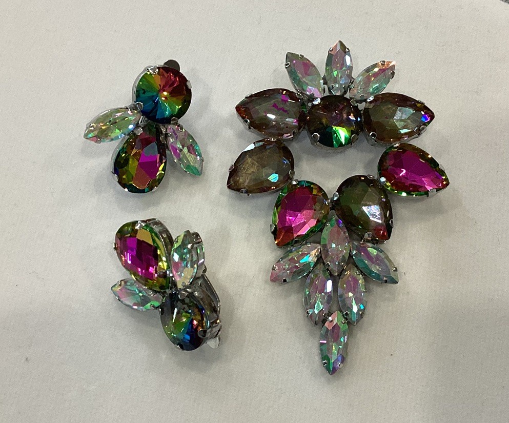 Vintage Watermelon Rhinestone Brooch & Earrings Demi Parure – Juliana Style