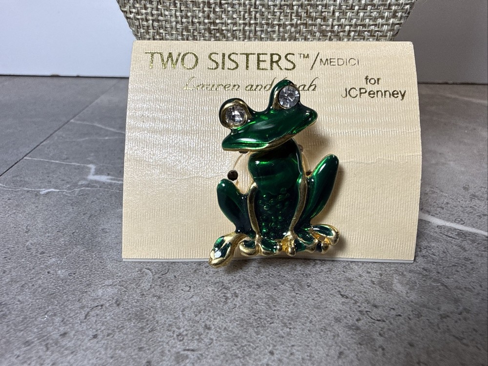 Vintage Bobblehead Frog Brooch Two Sister MEDICI