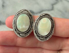 Judy Lee Mother of Pearl Iridescent Oval Silver Tone Clip On Earrings Vintage