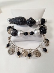 Unique Vtg 3 Strand Black & Silver Glass, Acrylic & Metal Bracelet