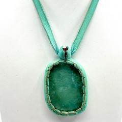 VTG Boho Leather Wrapped Green Stone Pendant Necklace Artisan Jewelry