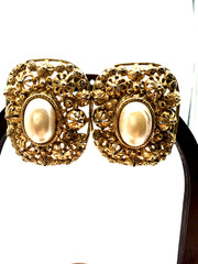 Vintage Two Sisters Lauren & Leah Medici Gold Tone Filigree Faux Pearl Pierced