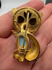 Vintage Cat Brooch Gold Tone Faux Pearl Eyes Blue Dyed Cabochon Belly Stone Pin