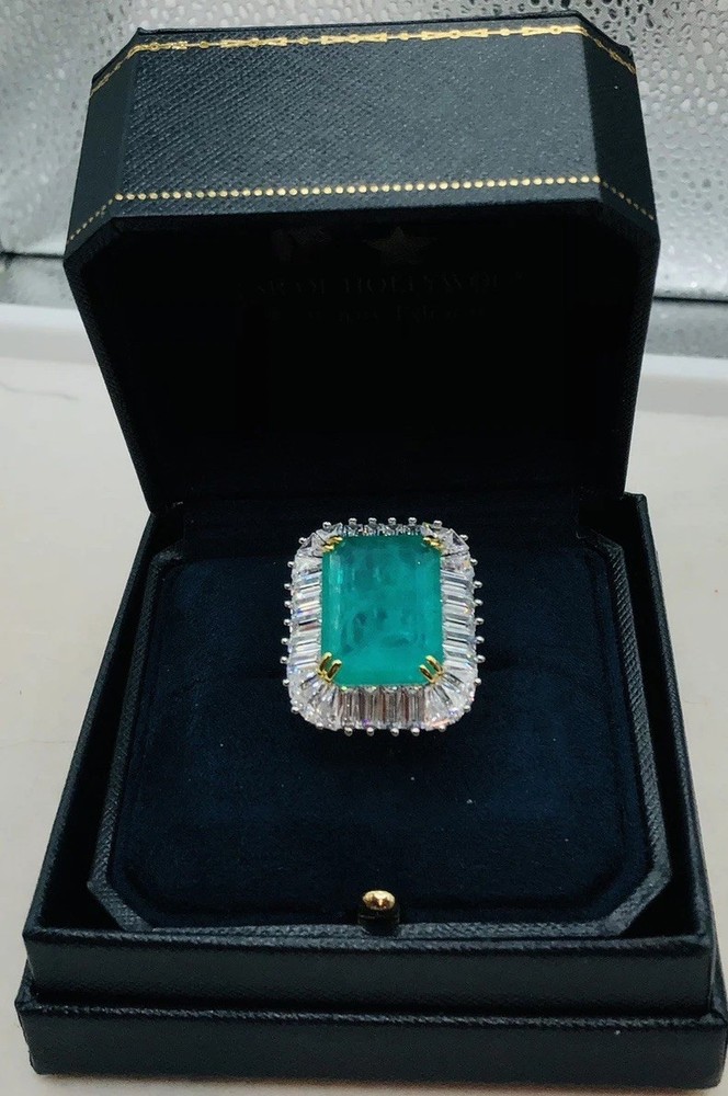 Stunning Vtg STAR OF HOLLYWOOD Simulated Emerald and Crystals Cocktail Ring Sz8