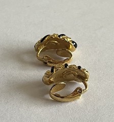 VTG Trifari Brushed Gold Tone Leaf Swirl Clip On Earrings