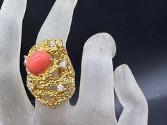 VINTAGE GOLD TONE FAUX CORAL CRYSTAL TEXTURED COCKTAIL FREE FORM RING SIZE 7.5