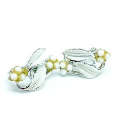 Coro Vintage White Enamel Earrings Silver Tone Clip On Hinge Screw Back Signed
