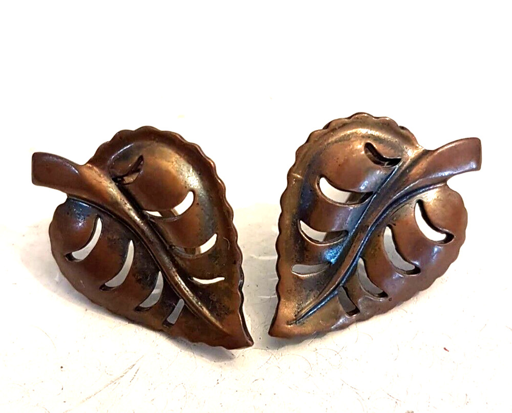 Vintage Copper Leaf Earrrings MCM Screw Back Leaves Cut Out Design no brand mark