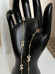 📿 VTG AVON FAUX PEARL CLUSTER NECKLACE • GOLDTONE TWISTED STATIONS • 24″