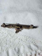 Vintage Delicate Silver and Pearl Ivy Leaf Brooch/Pin