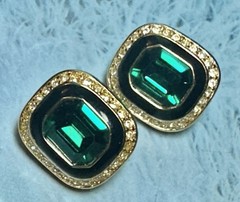 Vintage Gorgeous Gold Tone & Green Emerald Rhinestone Square Clip On Earrings