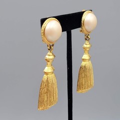 Vintage Ben-Amun Faux Pearl Clip On Earrings Gold Plated Run Way Tassel 3 1/8″