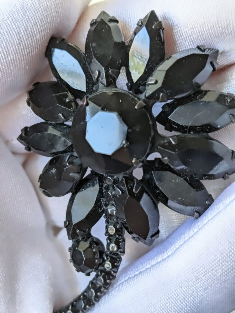 Vintage Weiss Black Rhinestone Mourning Flower Brooch Japanned Back Signed