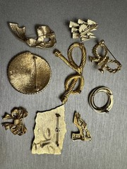 Vintage Gold Tone Brooch & Pin Mixed Lot 9pc Rhinestone Metal Fashion Jewelry