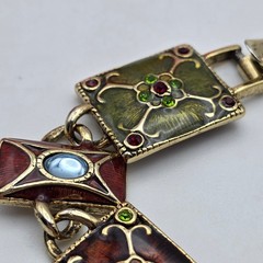 Vintage Worthington Enamel Crystal Link Bracelet Gold Tone Floral Gothic 6.75 In