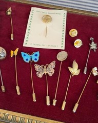 Lot of 24 Vintage Stick Pins ~ Butterfly Dogwood Bird Kangaroo ~ Some cases too