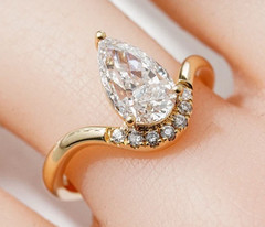 Pear & Round Cut 1.36TCW White Moissanite Wave Pattern Ring In 10K Yellow GoldFN