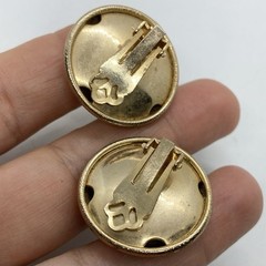 VTG MCM TEXTURED GOLD PUFFY DISC PEARL HUGGIE EARRINGS CLIP-ON