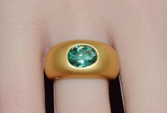 NATURAL 1.62CT EMERALD SOLID 750 18K GOLD MATTE DOME RING MODERNIST SIGNET STYLE