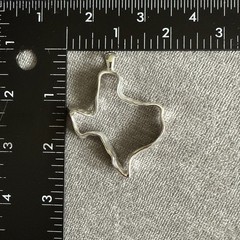 VTG State of Texas Charm Necklace Pendant Hammered Silver Tone Texas Outline