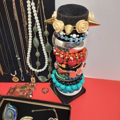 60 Piece Vintage-Now Jewelry Lot Necklaces Bracelets Brooches Earrings