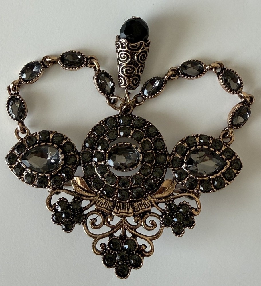 Vintage Black Rhinestone Brooch Pin or Pendant Attice Design