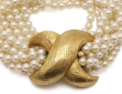 Vintage 18k Yellow Gold Nine Strand Akoya 4.7 mm x 4.5 mm Pearl Bracelet 7.5″