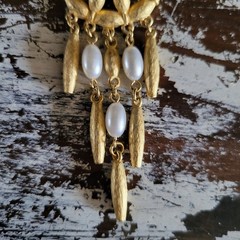 Signed Tona Brushed Goldtone Dream Catcher Style Brooch With Faux Pearl Beads