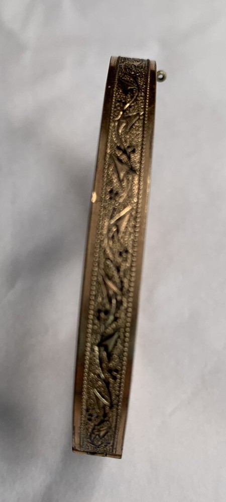 Vtg 60s Gold Plated Hinged Bangle Bracelet 1/4”w Floral Etched Detail Oval Shape