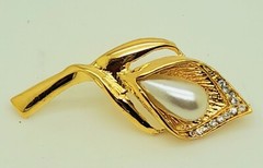 elegant Vintage style Gold Tone 2.5″ flower shape fashion jewelry Brooch/pin