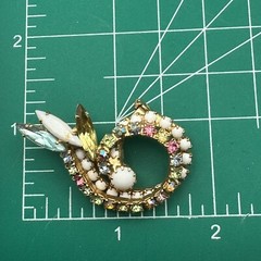 Milk Glass Aurora Borealis Multicolored Rhinestones Swirl Brooch Pin Goldtone