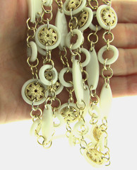 Vintage Gold and White Hong Kong Plastic Flower Link Chain Long Necklace 15mm*36