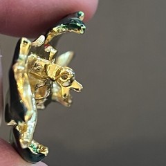 Vintage Signed AAI Holly Green Enamel Gold tone Brooch Pin 1990s